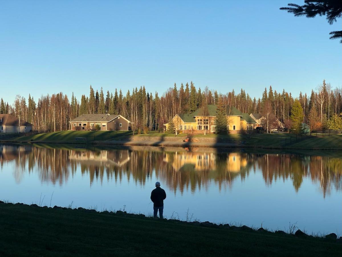 Lakefront Luxury Log Home With Spa & Aurora Views North Pole Exterior foto