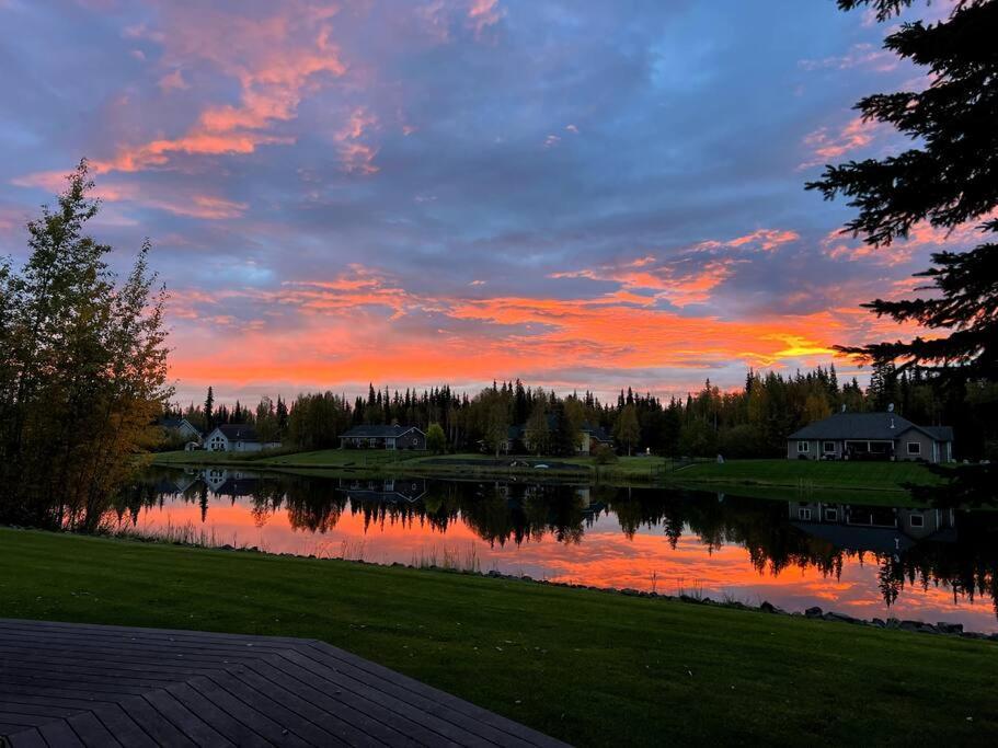 Lakefront Luxury Log Home With Spa & Aurora Views North Pole Exterior foto