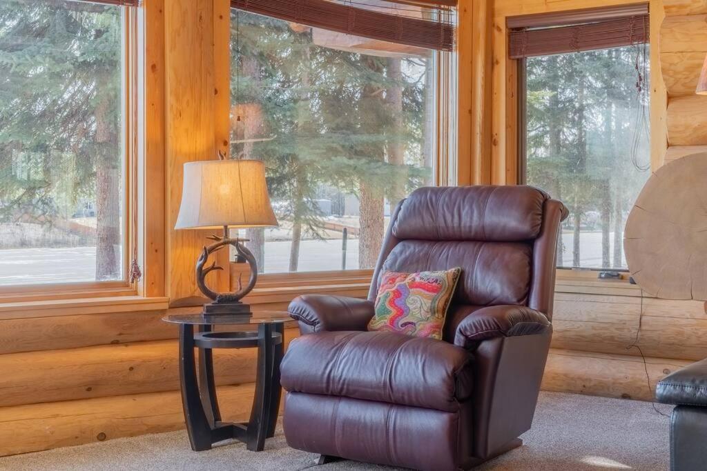 Lakefront Luxury Log Home With Spa & Aurora Views North Pole Exterior foto