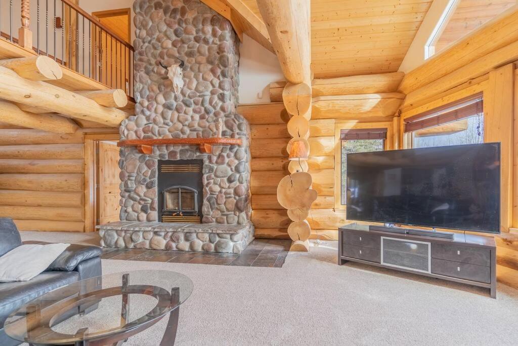 Lakefront Luxury Log Home With Spa & Aurora Views North Pole Exterior foto