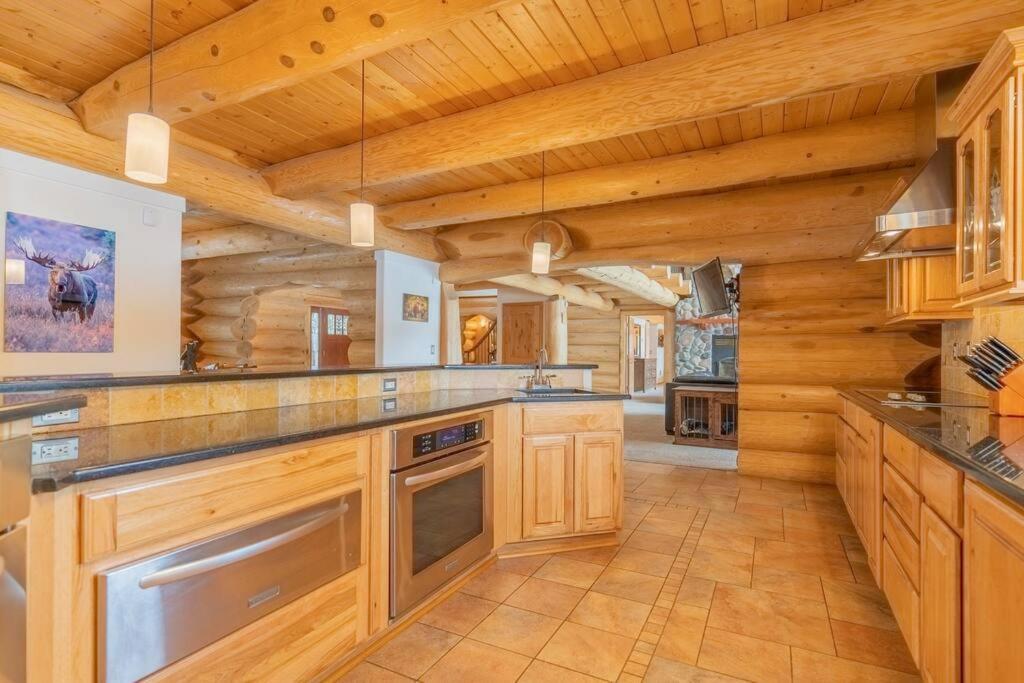 Lakefront Luxury Log Home With Spa & Aurora Views North Pole Exterior foto