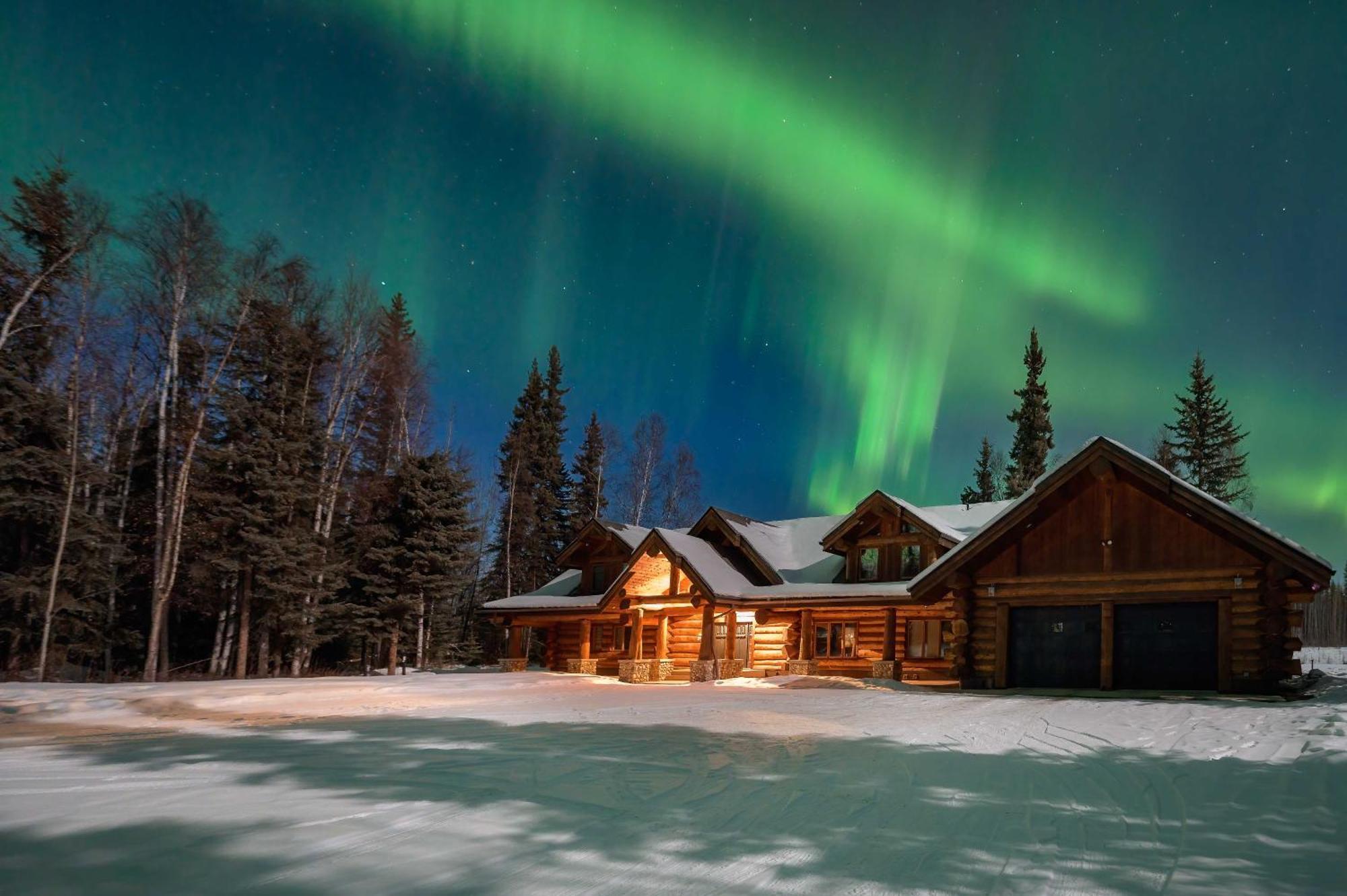 Lakefront Luxury Log Home With Spa & Aurora Views North Pole Exterior foto